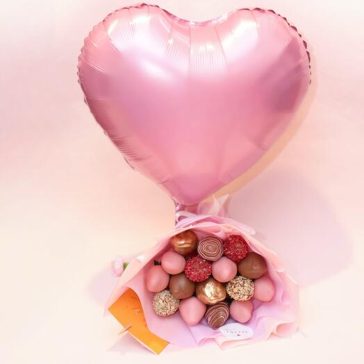 Bouquet of Strawberries covered with Belgian Chocolate and Helium Balloon