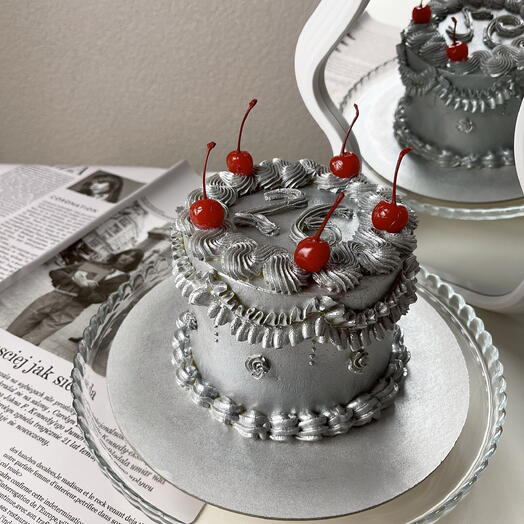 Блестящий торт в стиле ламбет