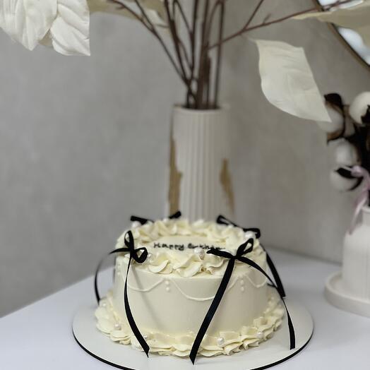 Birthday cake with bows