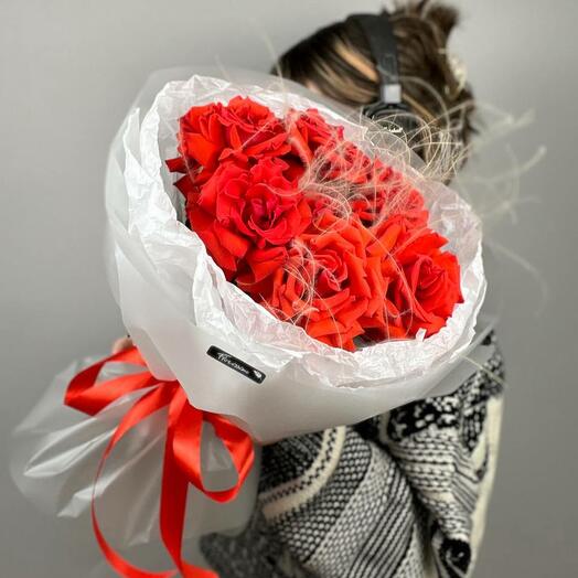 Букет из 7 французских роз Нина с ковылем