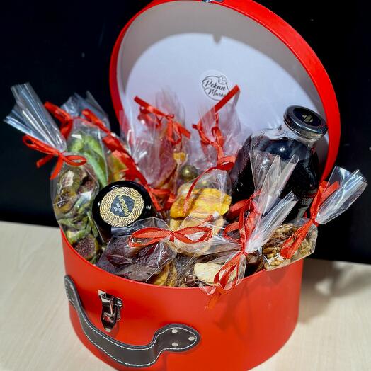 Marmalade with beer, pomegranate juice, nuts and dried fruits in the Assorted Flavors gift set