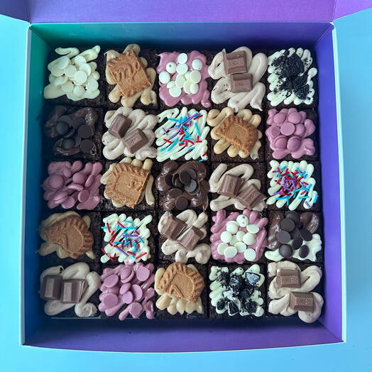 Fudgey chocolate brownie box (25pcs)