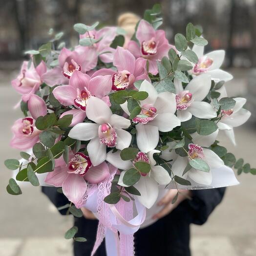 Подари сказку 💜стойкие орхидеи и мятный эвкалипт в коробке
