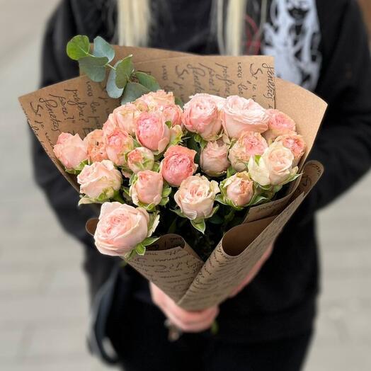 Кустовые розы в крафте