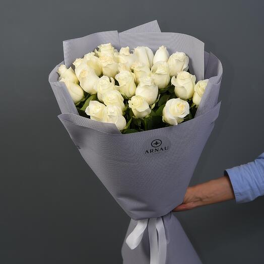 Классический букет из 25 белых роз