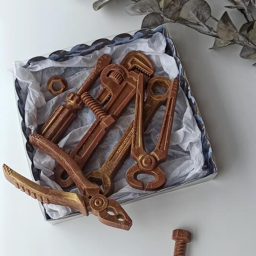 Herramientas de chocolate para el 23 de febrero