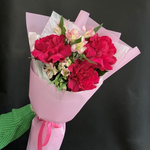 Букет "Нежные чувства" с французскими розами и альстромериями