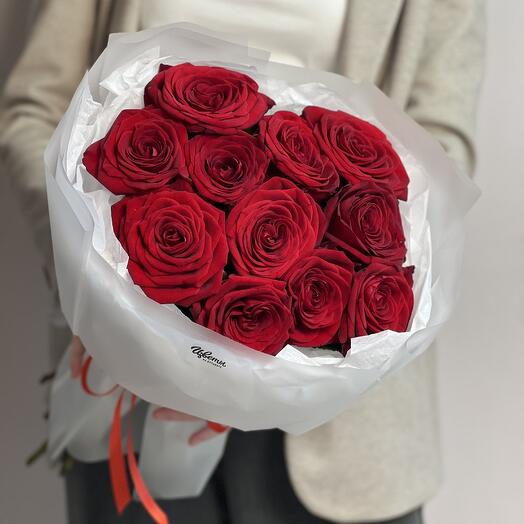 Elegante ramo de 11 rosas rojas