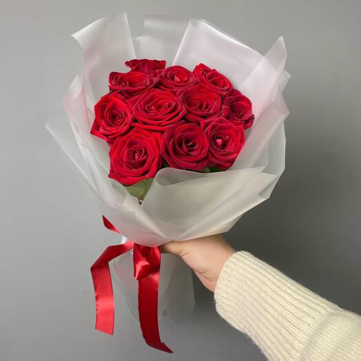 Букет из 11 роз в матовой пленке🌹