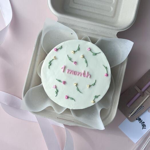 Бенто торт 500 гр. с цветочками на 1 месяц «1 month»