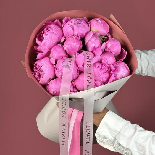 Blush Queen M Bouquet of peonies 15 stems