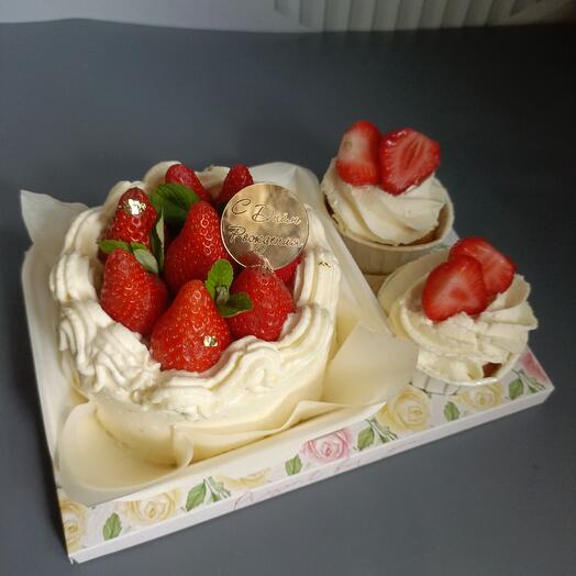 Bento and two strawberry cupcakes for mom, sister, husband, brother, boyfriend, son's birthday