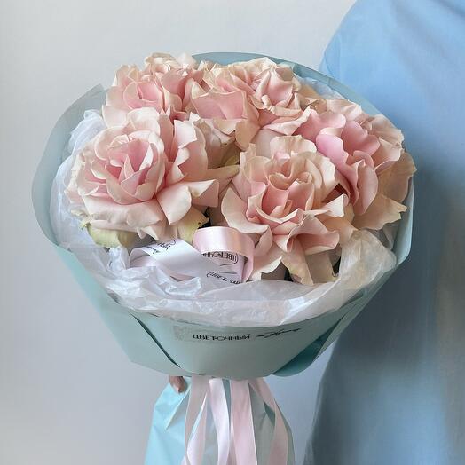 Букет из 5 нежных французских роз PINK MONDIAL