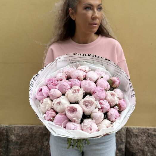 31 пион в букете