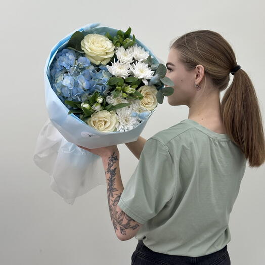 Букет с гортензией 368