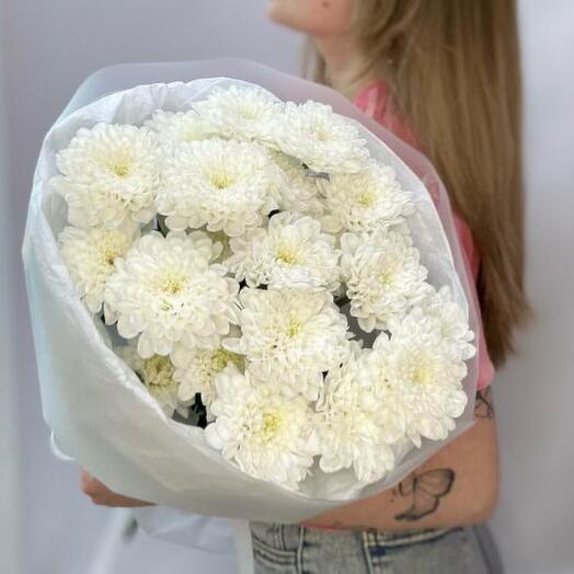 Комплимент из белых хризантем