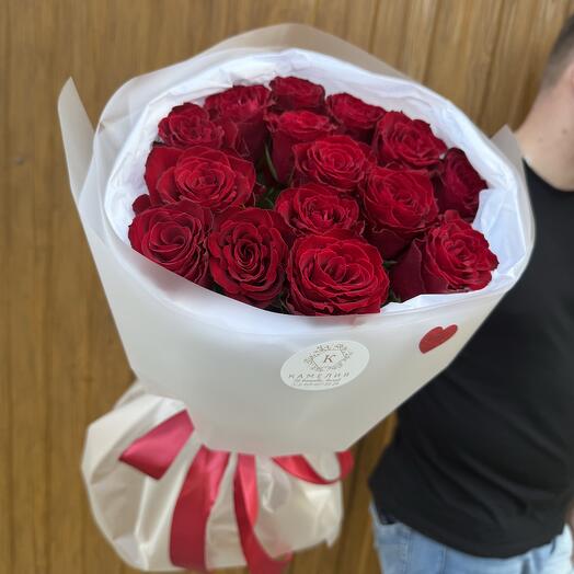Букет из 15 роз красных
