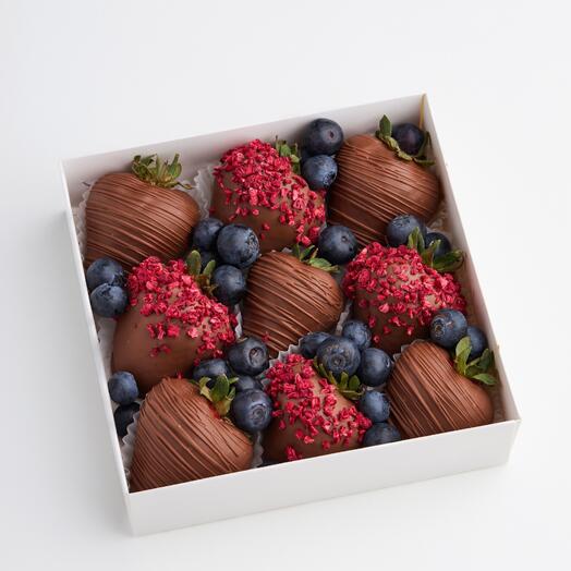 Клубника в молочном шоколаде для любимой девушке