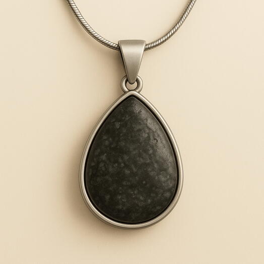 Barro - Amulet Necklace with Black Clay