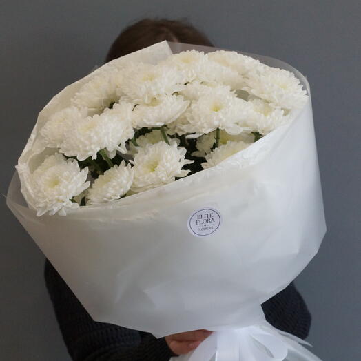 Белоснежный букет из хризантемы