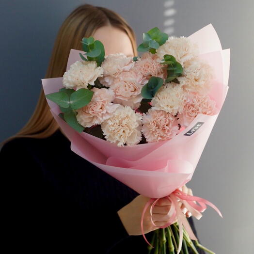 Букет из кремовых диантусов