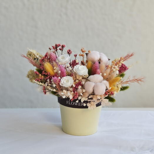 Композиция из стабилизированных цветов "Flowers"