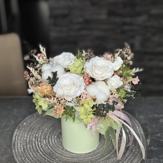 Композиция из натуральных невянущих цветов,, Хлопковая нежность