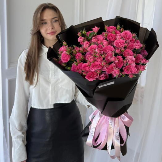 Букет из кустовых роз