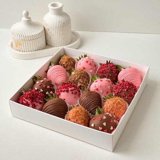 Chocolate-covered strawberries 16 pieces with hearts