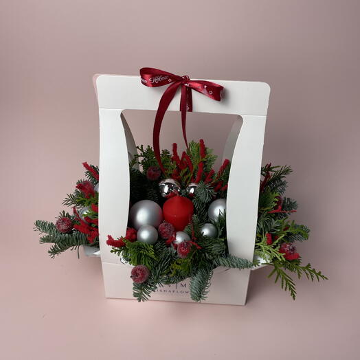 Новогодняя композиция со свечой