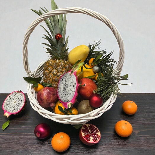 Новогодняя корзина с фруктами  «Праздничное изобилие»