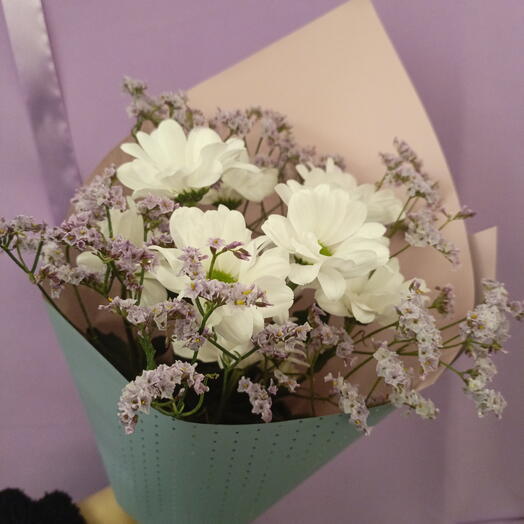 Белая Ромашка-хризантема с лимониумом