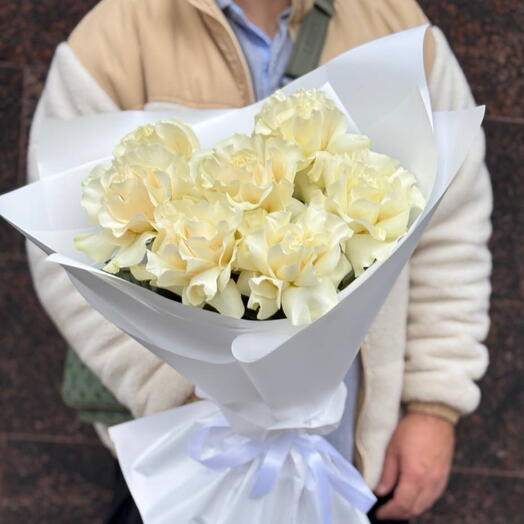 Букет из крупных белых роз