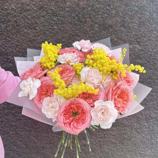 Нежный букет с Розами и Мимозой