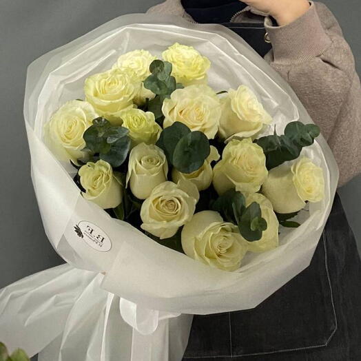 Букет из белых роз