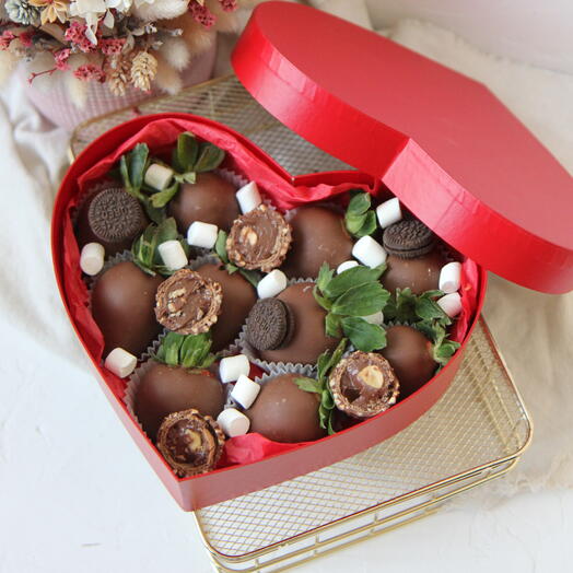 Клубника в шоколаде СЕРДЦЕ ОРЕО в молочном шоколаде