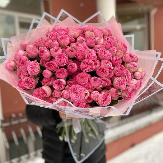 35 веток кустовых пионовидных роз Жизель