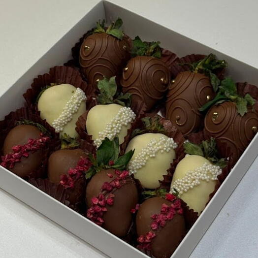 Нәзік құлпынай жиынтығы