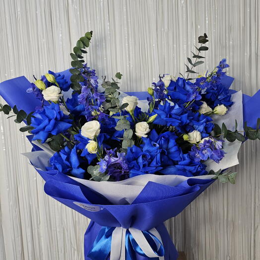 Букет с дельфиниумами