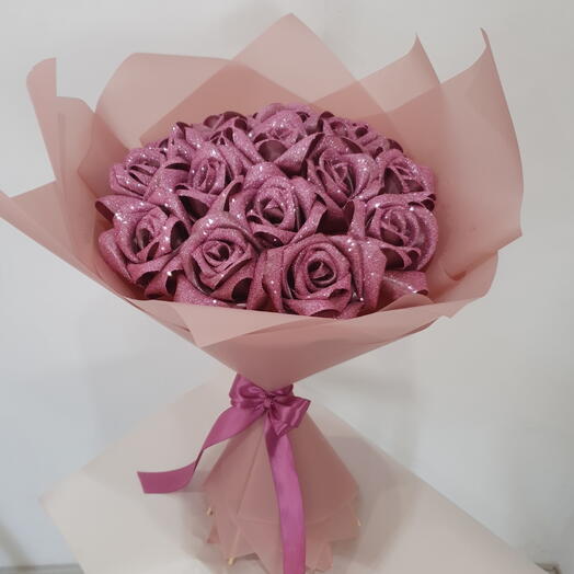 Букет из 17 лиловых блестящих роз