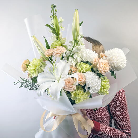 Bouquet with lilies and chrysanthemums