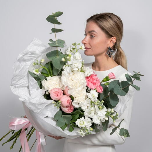 Нежный букет с ароматной маттиолой🌸
