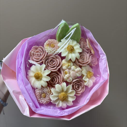 Букет из ромашек и роз