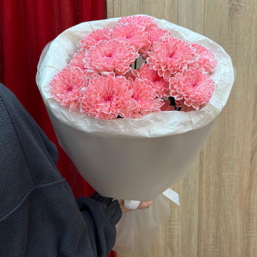 Букет из 3 персиковых кустовых  хризантем