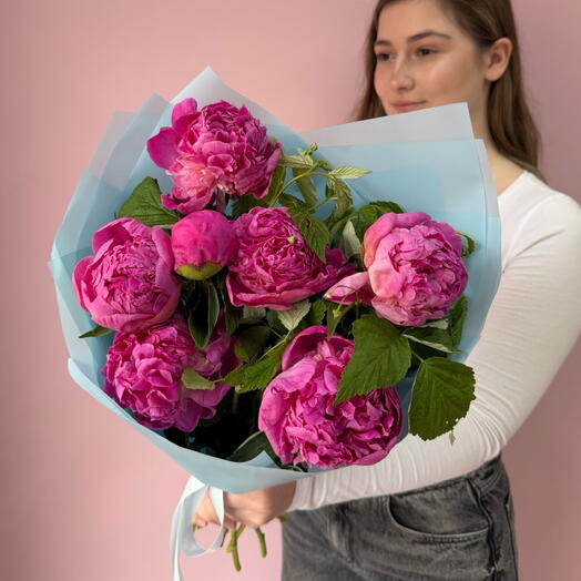 Монобукет из малиновых пионов🩷