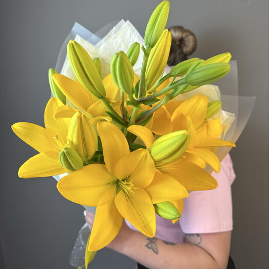 Желтая лилия комплимент 💛