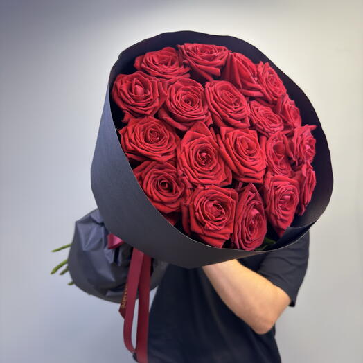 NEW❣️ моно букет красных роз в черном крафте ️🖤