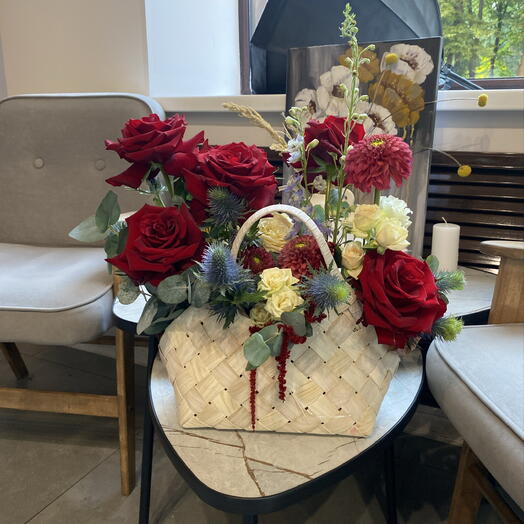 Композиция в сумке в красных оттенках♥️