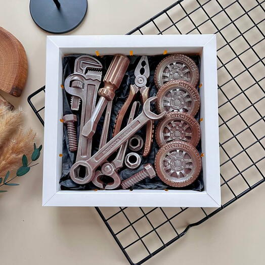Набор шоколада Инструменты оригинальный подарок