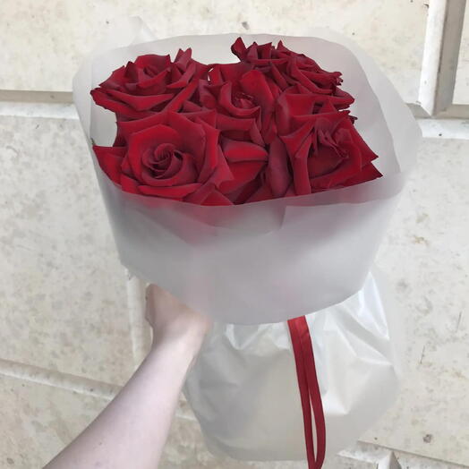 Монобукет из 5 красных французских роз Эксплорер